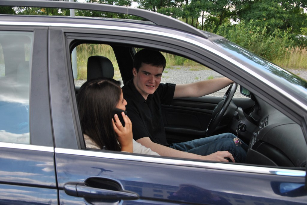 Anne und Thomas erfahren von Klara von der Falschlieferung 